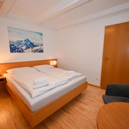 Schmitten 27 & By In One צל-אם-זי